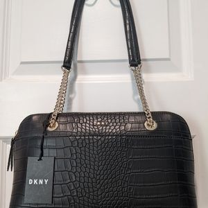 DKNY SHOULDER BAG (WITH CHAINS) NWT Alligator print, medium size